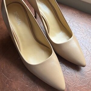 MICHAEL MICHAEL KORS Dorothy Flex Leather Pump